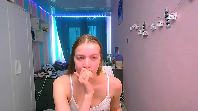 Snapshot of __Aphrodita__wow__ chatting on 03.22.25 Aphrodita wow online show from 03.22.25