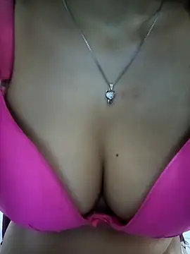 Snapshot of luz_94 chatting on 11.05.25 luz 94 online show from 11.05.25