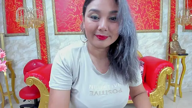 Myhottie Milf online show from 12.24.24