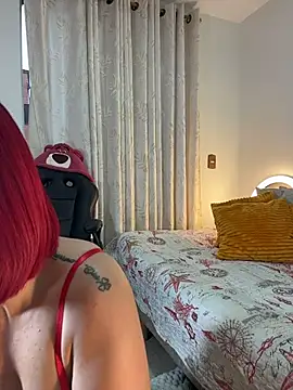 Snapshot of zafiro_mo0n chatting on 02.14.26 zafiro mo0n online show from 02.14.26