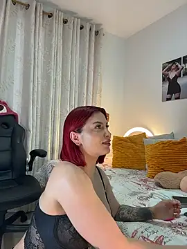 Snapshot of zafiro_mo0n chatting on 02.16.26 zafiro mo0n online show from 02.16.26