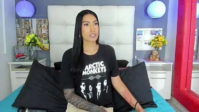 Taly Fox online show from 12.15.25