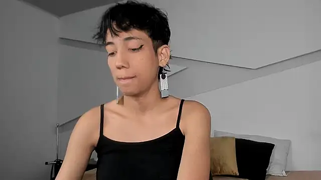 hot little bunny online show from 02.01.25