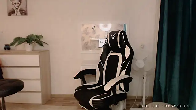 Lola Richie online show from 02.17.25