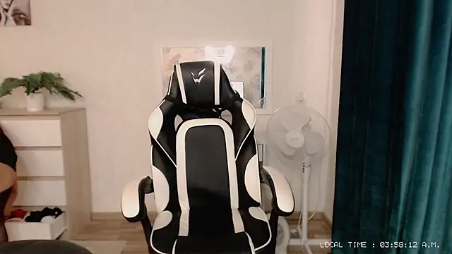 Lola Richie online show from 03.10.25