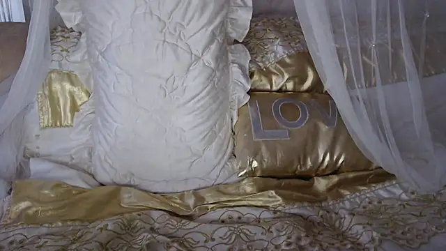 Snapshot of Mia-Montal777 chatting on 03.12.25 Mia-Montal777 online show from 03.12.25