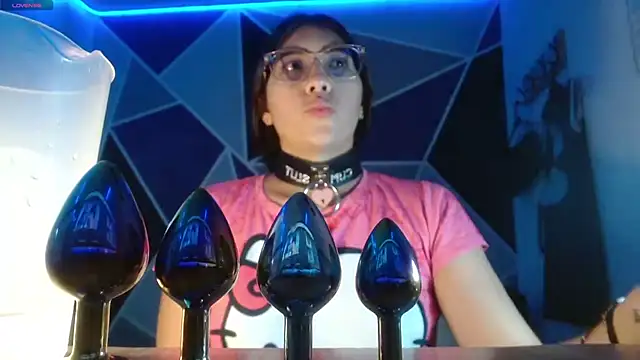 DaMikaela  online show from 09.12.25