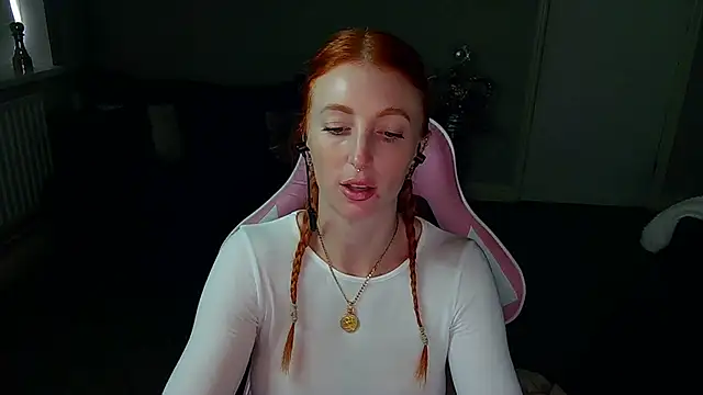 Snapshot of Red_firesquirt chatting on 01.29.25 Red firesquirt online show from 01.29.25