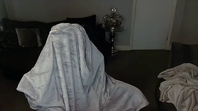 Snapshot of Red_firesquirt chatting on 02.14.25 Red firesquirt online show from 02.14.25