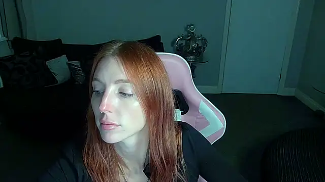 Snapshot of Red_firesquirt chatting on 11.20.25 Red firesquirt online show from 11.20.25