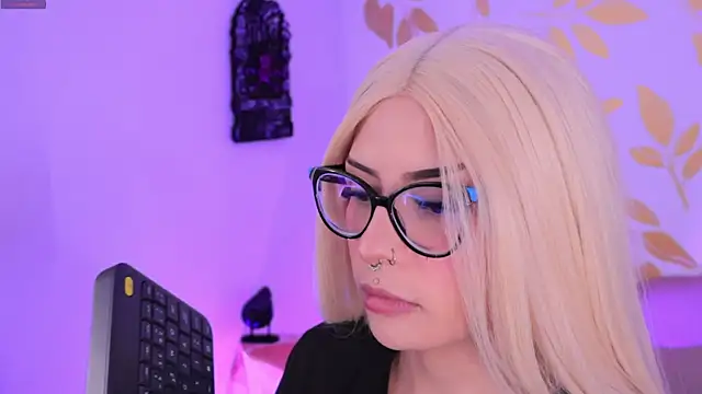 Misselektra   online show from 10.30.25