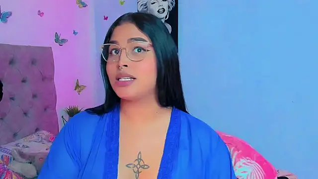 Snapshot of mabellfox chatting on 12.12.24 mabellfox online show from 12.12.24