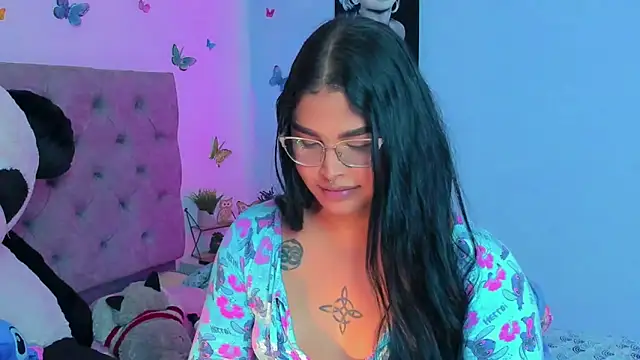 Snapshot of mabellfox chatting on 12.13.24 mabellfox online show from 12.13.24