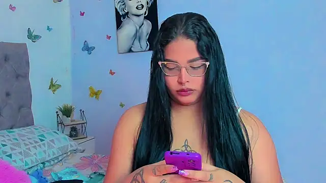 Snapshot of mabellfox chatting on 01.22.25 mabellfox online show from 01.22.25