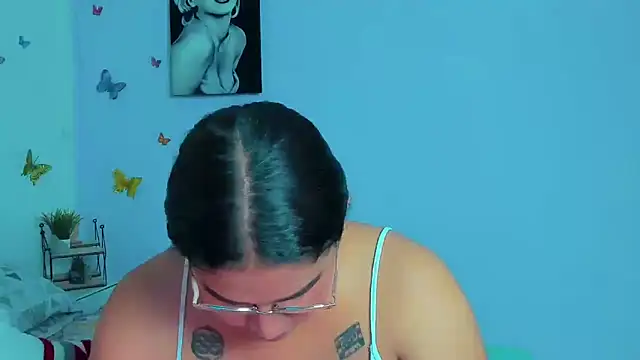 Snapshot of mabellfox chatting on 01.25.25 mabellfox online show from 01.25.25