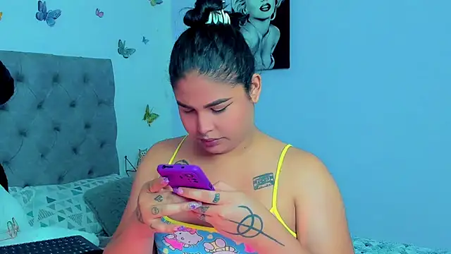 Snapshot of mabellfox chatting on 01.30.25 mabellfox online show from 01.30.25