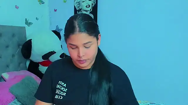 Snapshot of mabellfox chatting on 02.11.25 mabellfox online show from 02.11.25