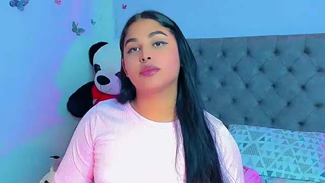 Snapshot of mabellfox chatting on 02.18.25 mabellfox online show from 02.18.25