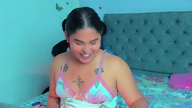 Snapshot of mabellfox chatting on 02.26.25 mabellfox online show from 02.26.25