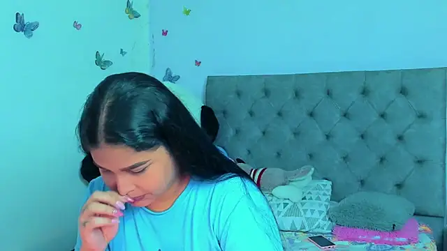 Snapshot of mabellfox chatting on 02.28.25 mabellfox online show from 02.28.25