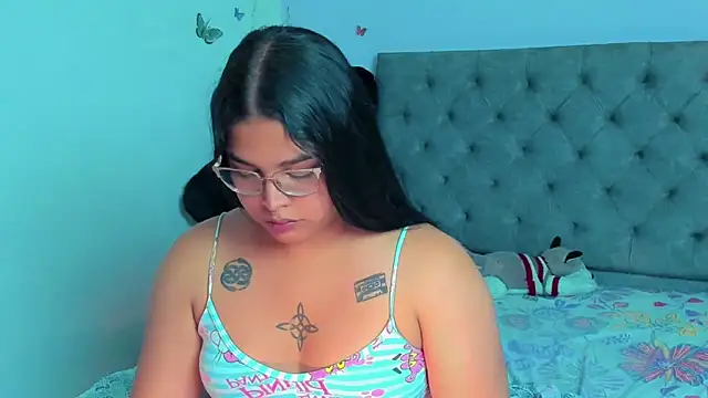 Snapshot of mabellfox chatting on 03.05.25 mabellfox online show from 03.05.25