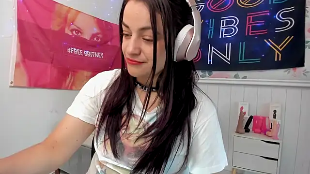 LovelyAzucena online show from 10.08.25