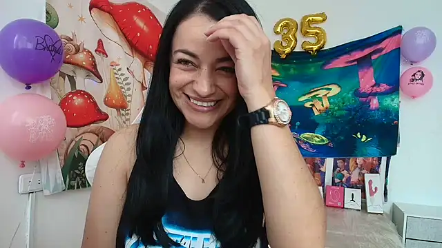 Snapshot of LovelyAzucena chatting on 05.01.26 LovelyAzucena online show from 05.01.26