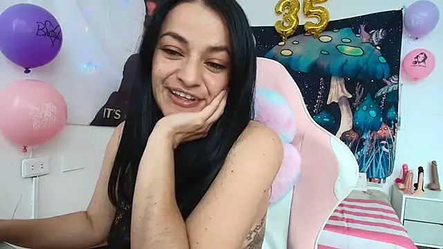 Snapshot of LovelyAzucena chatting on 05.05.26 LovelyAzucena online show from 05.05.26