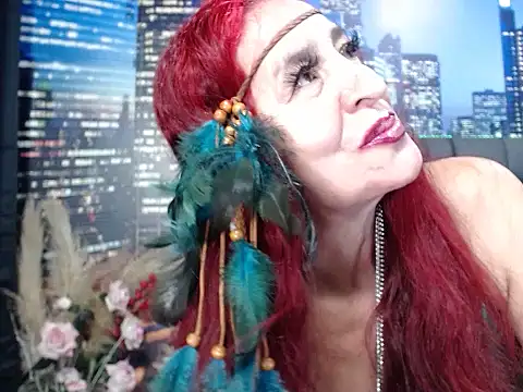 Snapshot of Lucy_mature8 chatting on 10.19.25 Lucy mature8 online show from 10.19.25