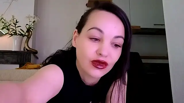 Lilie romeo online show from 12.23.24