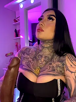 Snapshot of CloeeBeckam chatting on 11.28.25 CloeeBeckam online show from 11.28.25