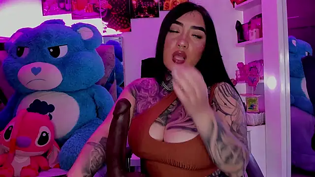 CloeeBeckam online show from 04.14.26