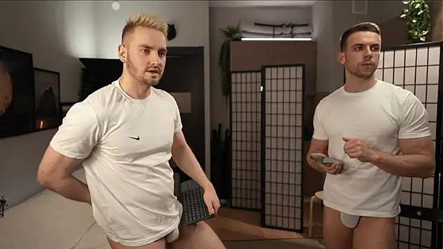 Snapshot of enjoy_me chatting on 02.18.25 enjoy me online show from 02.18.25