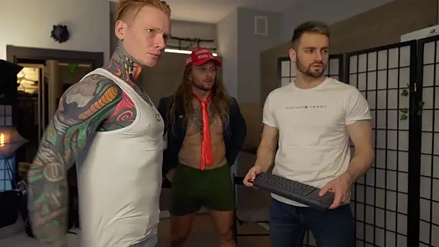 Snapshot of enjoy_me chatting on 11.03.25 enjoy me online show from 11.03.25