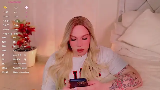 IsabellaFigueredo   online show from 02.02.25