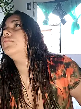 Snapshot of girl_milk2 chatting on 12.16.24 girl milk2 online show from 12.16.24