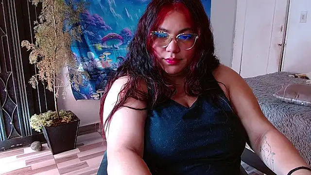 Snapshot of girl_milk2 chatting on 01.28.25 girl milk2 online show from 01.28.25