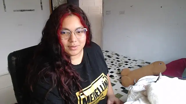 Snapshot of girl_milk2 chatting on 02.12.25 girl milk2 online show from 02.12.25