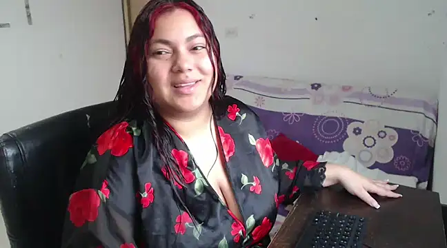 Snapshot of girl_milk2 chatting on 02.18.25 girl milk2 online show from 02.18.25