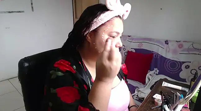 Snapshot of girl_milk2 chatting on 02.23.25 girl milk2 online show from 02.23.25