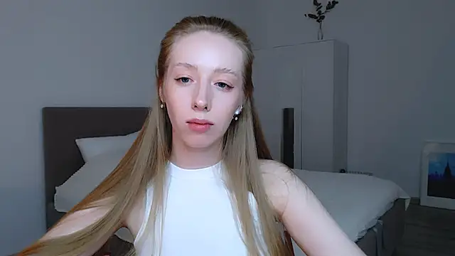 Luna insniity online show from 02.15.25