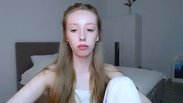 Luna insniity online show from 02.23.25