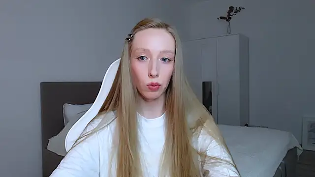 Luna insniity online show from 09.14.25