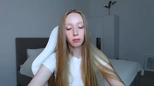 Luna insniity online show from 09.17.25