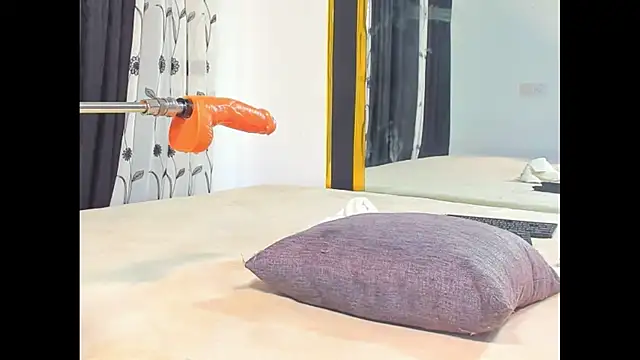 Yummy squirter online show from 01.25.25