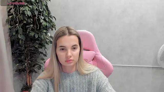 Snapshot of Donna_Evans chatting on 02.24.25 Donna Evans online show from 02.24.25