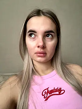 Snapshot of Donna_Evans chatting on 11.08.25 Donna Evans online show from 11.08.25