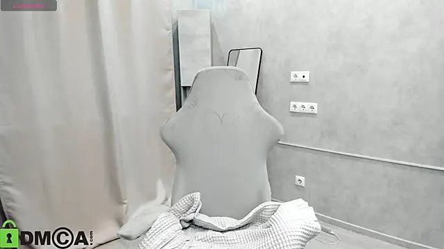 Snapshot of Donna_Evans chatting on 11.10.25 Donna Evans online show from 11.10.25