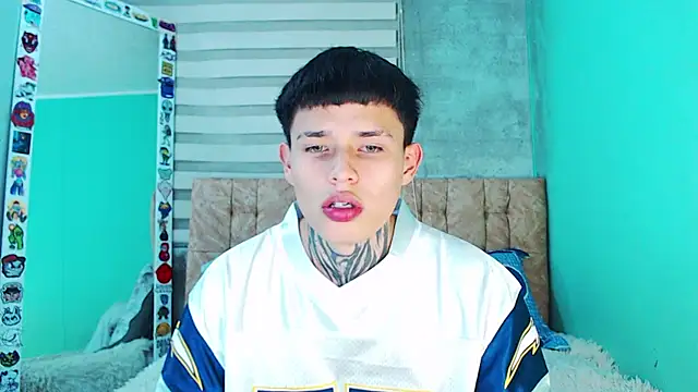 Snapshot of _justinmoon2 chatting on 11.24.25 justinmoon2 online show from 11.24.25