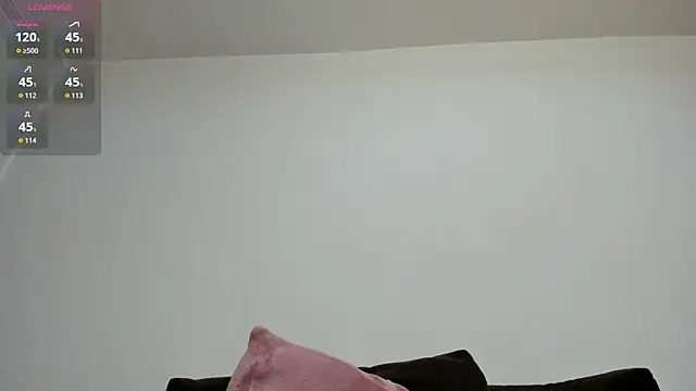 Snapshot of baby_ivy chatting on 09.22.25 baby ivy online show from 09.22.25